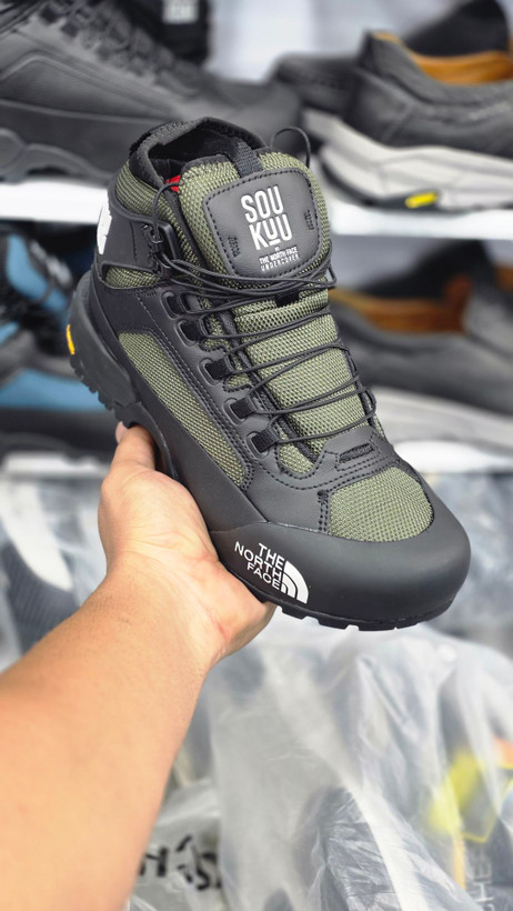 کوهنوردی و طبیعت گردی نورث فیس The North Face SOUKUUسایز ۴۰ الی ۴۵ضد آب و رویه گورتکس زیره ویبرام ضمانت کیفیت کالا فروش تکی و عمده