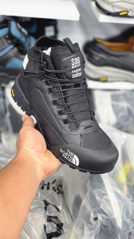 کوهنوردی و طبیعت گردی نورث فیس The North Face SOUKUUسایز ۴۰ الی ۴۵ضد آب و رویه گورتکس زیره ویبرام ضمانت کیفیت کالا فروش تکی و عمده