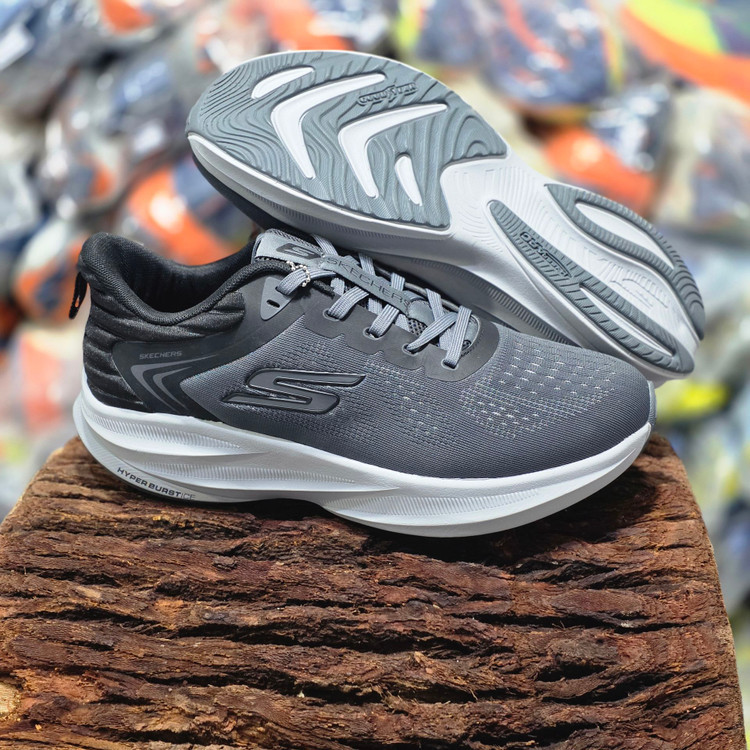 کتونی خارجی اسکیچرز گوران هایپر برست/Skechers Go Run Hyper Burst/مستر کوالیتیA/سایز۴۴/ضمانت کیفیت کالا