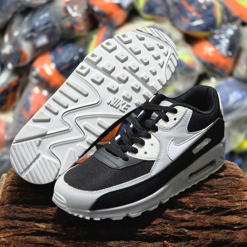 کتونی نایک ایرمکس مستر Nike air max vietnam/ساخت ویتنام وارداتی سایز۴۵/فروش عمده و تک ضمانت کیفیت کالا