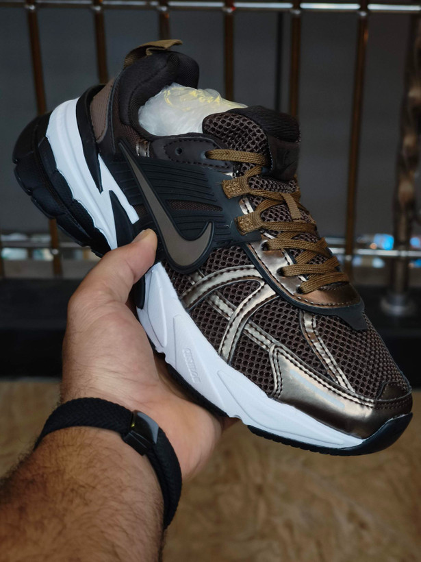 کتونی مسترکوالیتی نایک وی تو کی Nike V2k Run /سایز 37الی۴۵ساخت ویتنام وارداتی فروش تکی و عمده ضمانت کیفیت کالا