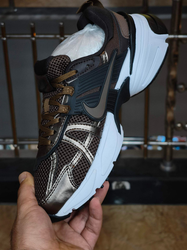 کتونی مسترکوالیتی نایک وی تو کی Nike V2k Run /سایز 37الی۴۵ساخت ویتنام وارداتی فروش تکی و عمده ضمانت کیفیت کالا