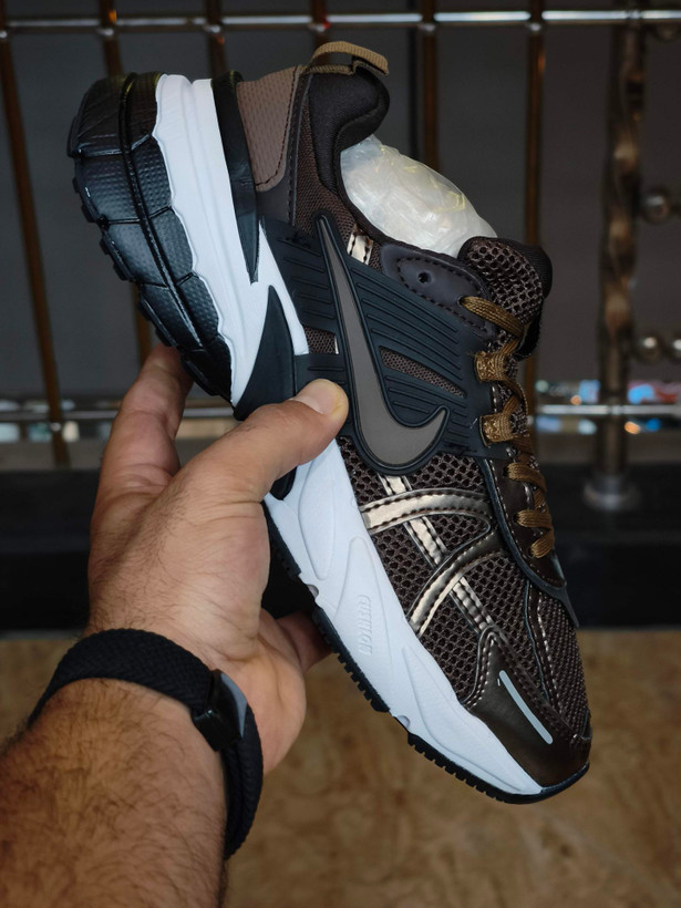 کتونی مسترکوالیتی نایک وی تو کی Nike V2k Run /سایز 37الی۴۵ساخت ویتنام وارداتی فروش تکی و عمده ضمانت کیفیت کالا