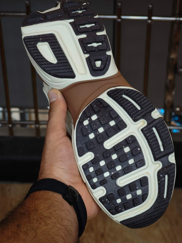 کتونی مسترکوالیتی نایک وی تو کی Nike V2k Run /سایز 37الی۴۵ساخت ویتنام وارداتی فروش تکی و عمده ضمانت کیفیت کالا