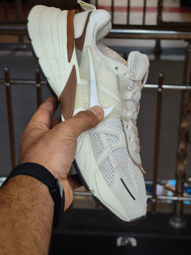 کتونی مسترکوالیتی نایک وی تو کی Nike V2k Run /سایز 37الی۴۵ساخت ویتنام وارداتی فروش تکی و عمده ضمانت کیفیت کالا