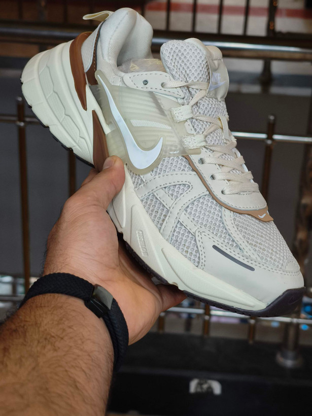 کتونی مسترکوالیتی نایک وی تو کی Nike V2k Run /سایز 37الی۴۵ساخت ویتنام وارداتی فروش تکی و عمده ضمانت کیفیت کالا