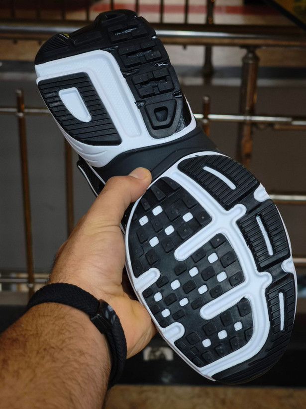 کتونی مسترکوالیتی نایک وی تو کی Nike V2k Run /سایز 37الی۴۵ساخت ویتنام وارداتی فروش تکی و عمده ضمانت کیفیت کالا