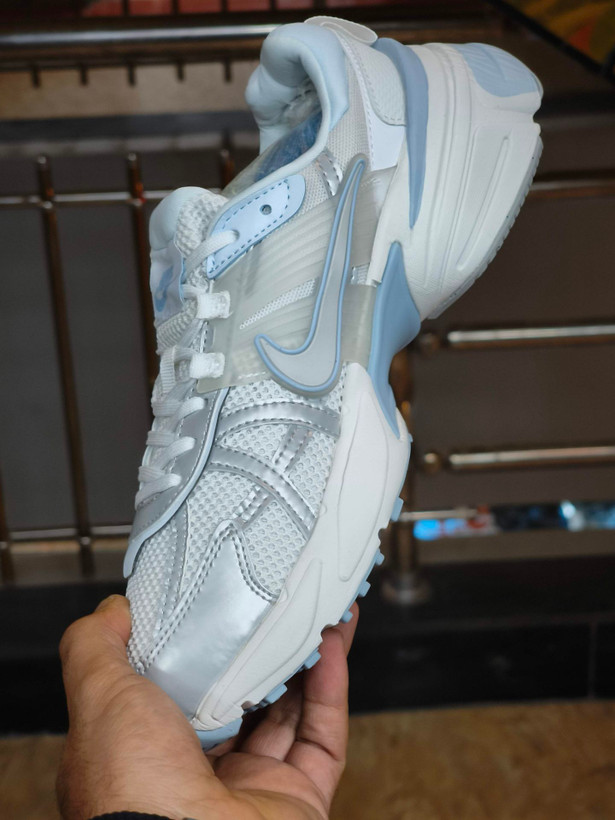 کتونی مسترکوالیتی نایک وی تو کی Nike V2k Run /سایز 37الی۴۵ساخت ویتنام وارداتی فروش تکی و عمده ضمانت کیفیت کالا
