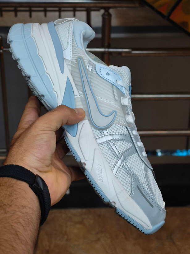 کتونی مسترکوالیتی نایک وی تو کی Nike V2k Run /سایز 37الی۴۵ساخت ویتنام وارداتی فروش تکی و عمده ضمانت کیفیت کالا