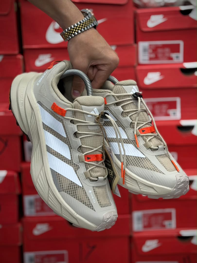 کتونی آدیداس ترکس TERREX Agravic GTX ساخت ویتنام وارداتی تریل رانینگ سایز ۴۰ الی۴۵ فروش تکی و عمده ضمانت کیفیت کالا