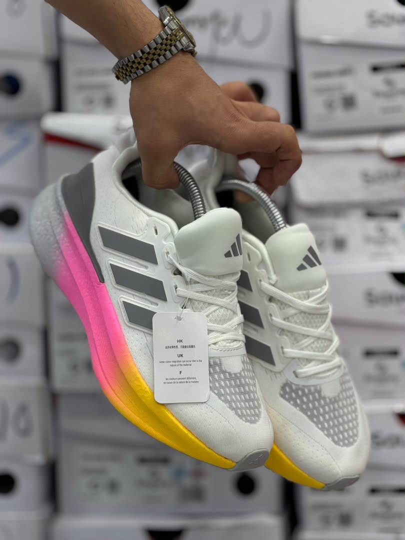 کتونی آدیداس ترکس TERREX Agravic GTX ساخت ویتنام وارداتی تریل رانینگ سایز ۴۰ الی۴۵ فروش تکی و عمده ضمانت کیفیت کالا