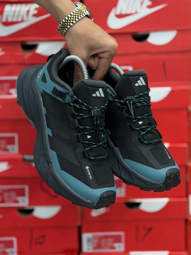 کتونی آدیداس ترکس TERREX Agravic GTX ساخت ویتنام وارداتی تریل رانینگ سایز ۴۰ الی۴۵ فروش تکی و عمده ضمانت کیفیت کالا