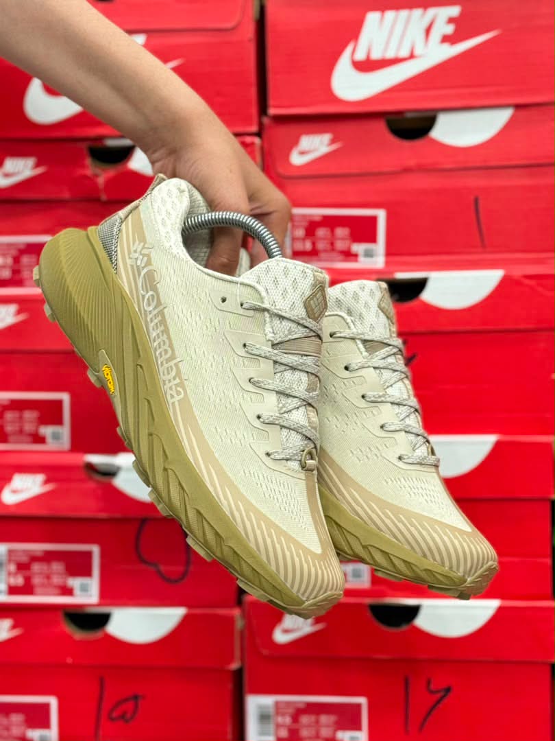 کتونی مسترکوالیتی کلمبیا /Columbia GORE-TEX Vietnam/سایز ۴۰ الی ۴۵ساخت ویتنام وارداتی زیره ویبرام رویه گورتکس ضمانت کیفیت کالا