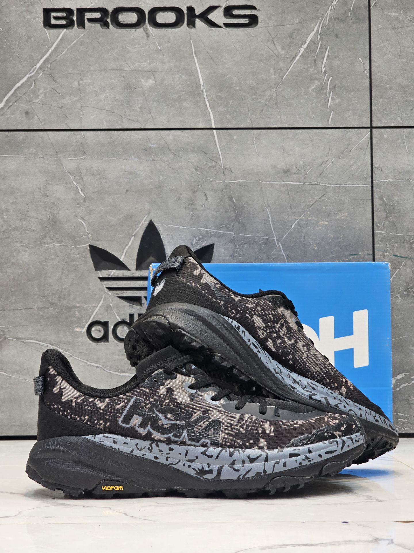 کتونی هوکا اسپید گوت ۶ مسترکوالیتیHoka speedgoat ۶ ساخت ویتنام وارداتی سایز ۴۰ الی ۴۵فروش تکی و عمده ضمانت کیفیت کالا