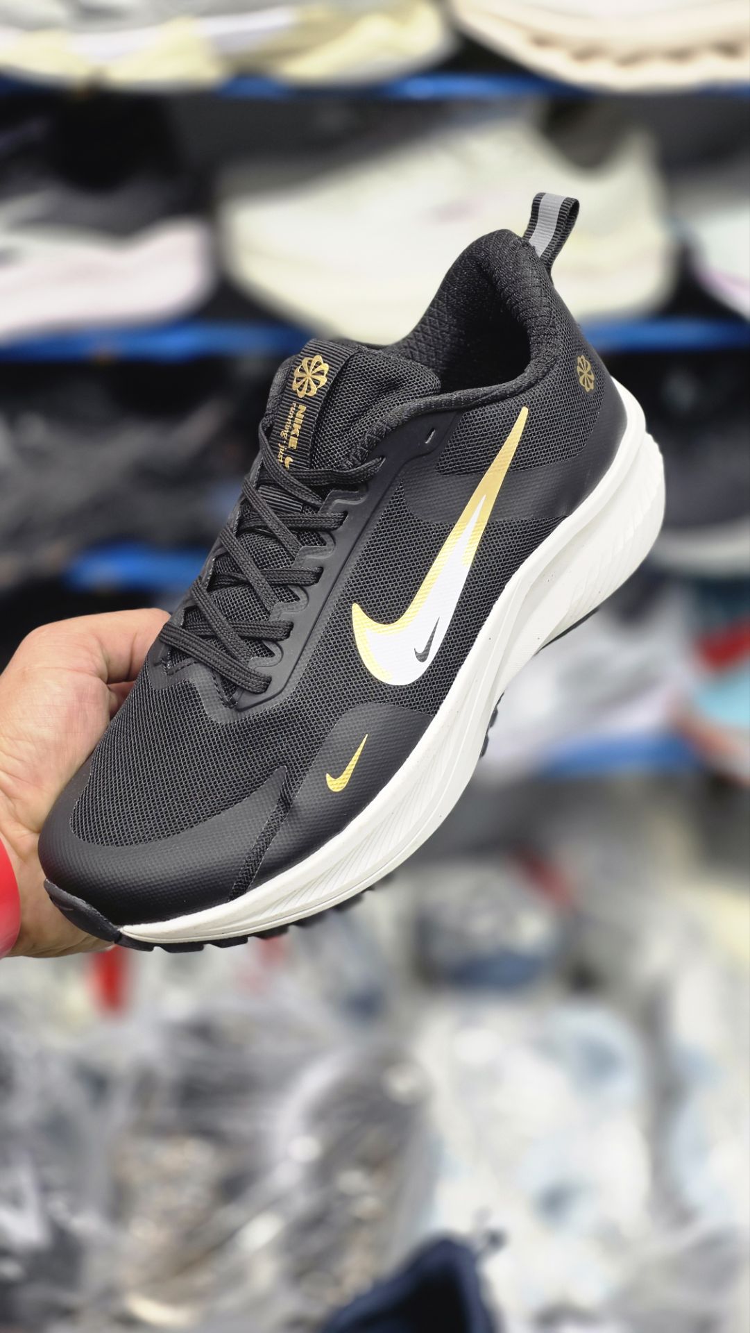 کتونی نایک ایرزوم پیاده رویی و رانینگNike Air Zoom سایز۳۸ الی ۴۵ساخت ویتنام وارداتی ضمانت کیفیت کالا فروش تکی و عمده