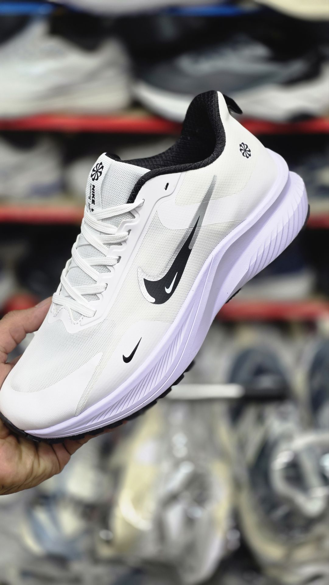 کتونی نایک ایرزوم پیاده رویی و رانینگNike Air Zoom سایز۳۸ الی ۴۵ساخت ویتنام وارداتی ضمانت کیفیت کالا فروش تکی و عمده