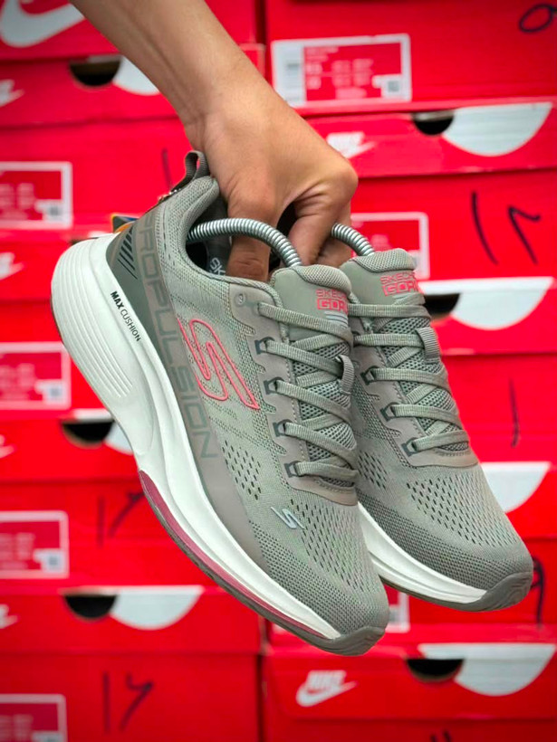 کتونی اسکیچرزمکس کوشن پروپالشن Skechers Max Cushioning Propulsionوارداتی ساخت ویتنام سایز ۴۰ الی ۴۵فروش تکی و عمده ضمانت و کیفیت کالا