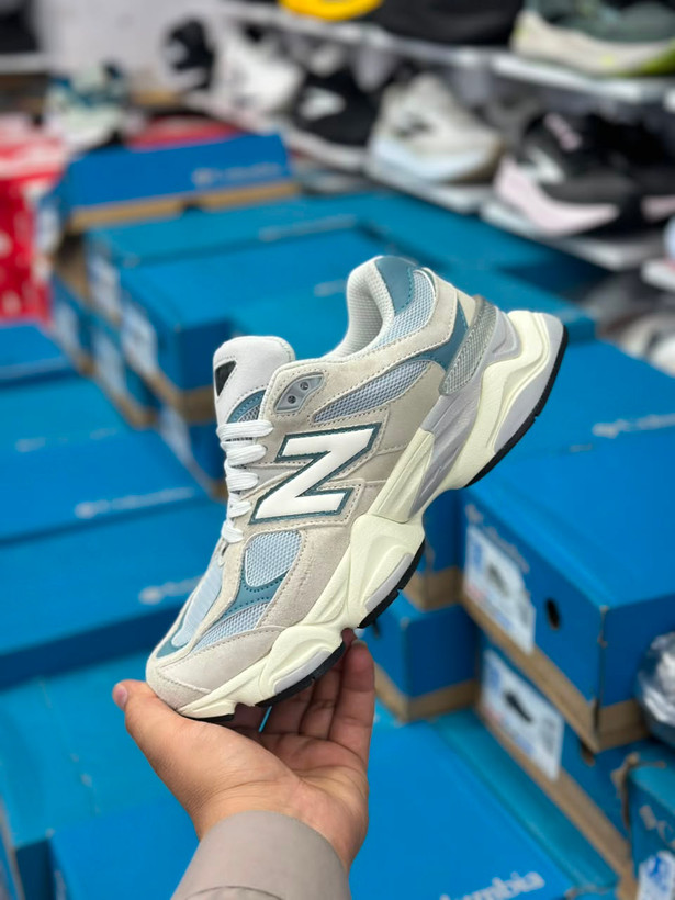 کتونی نیوبالانس ۹۰۶۰ Newbalance 9060پیاده رویی و رانینگ ساخت ویتنام وارداتی سایز ۴۰الی ۴۵ فروش تکی و عمده ضمانت کیفیت کالا