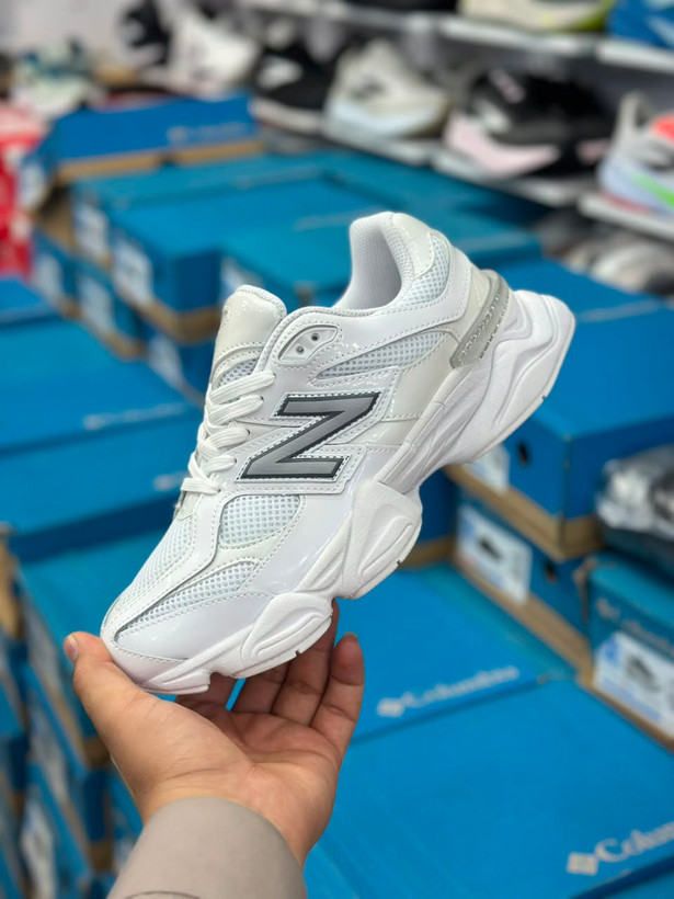 کتونی نیوبالانس ۹۰۶۰ Newbalance 9060پیاده رویی و رانینگ ساخت ویتنام وارداتی سایز ۴۰الی ۴۵ فروش تکی و عمده ضمانت کیفیت کالا