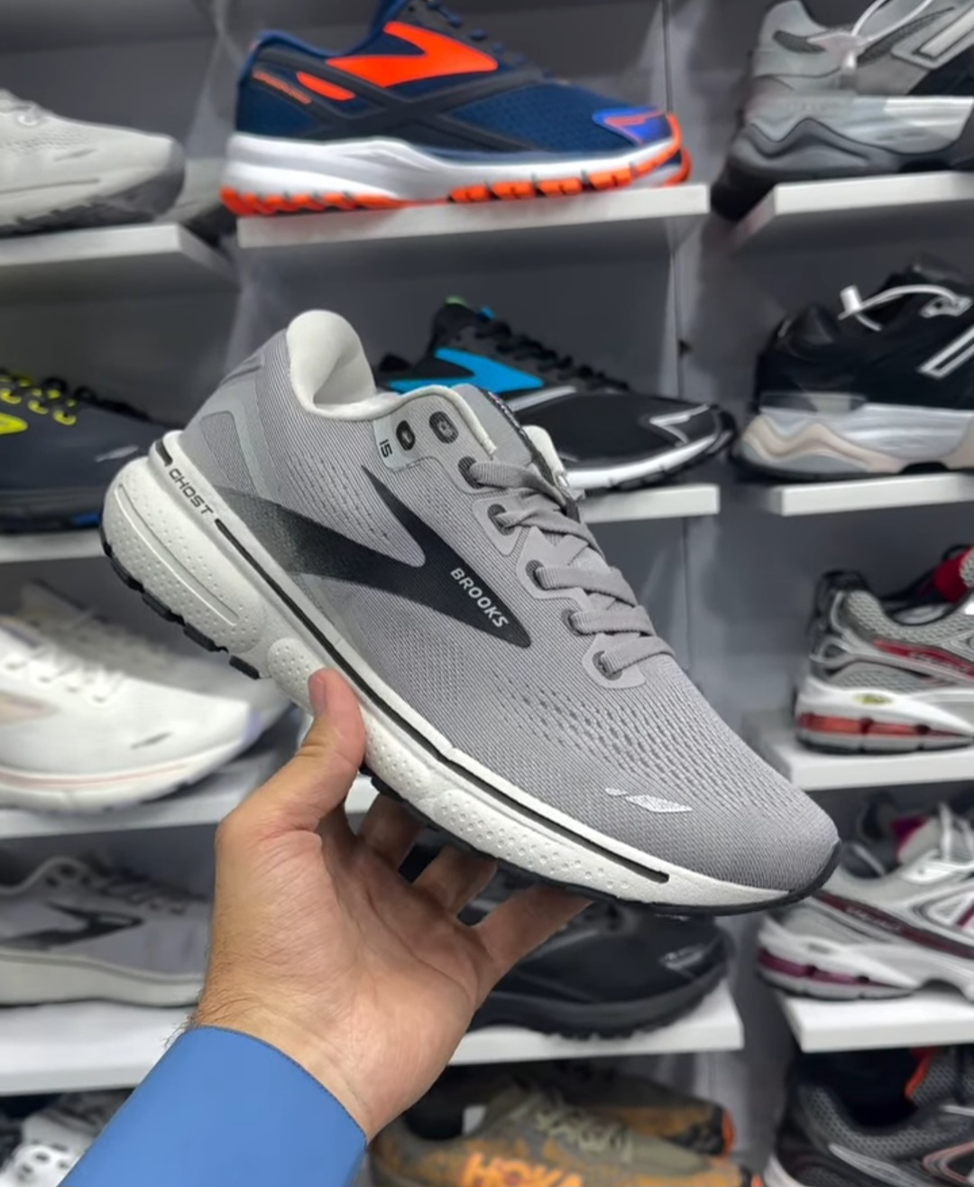 کتونی بروکس گاست ۱۵ Brooks Ghost 15سایز ۳۷ الی ۴۵ساخت ویتنام وارداتی ضمانت کیفیت کالا فروش تکی و عمده