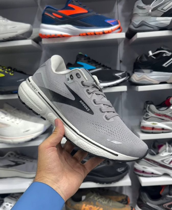 کتونی بروکس گاست ۱۵ Brooks Ghost 15سایز ۳۷ الی ۴۵ساخت ویتنام وارداتی ضمانت کیفیت کالا فروش تکی و عمده