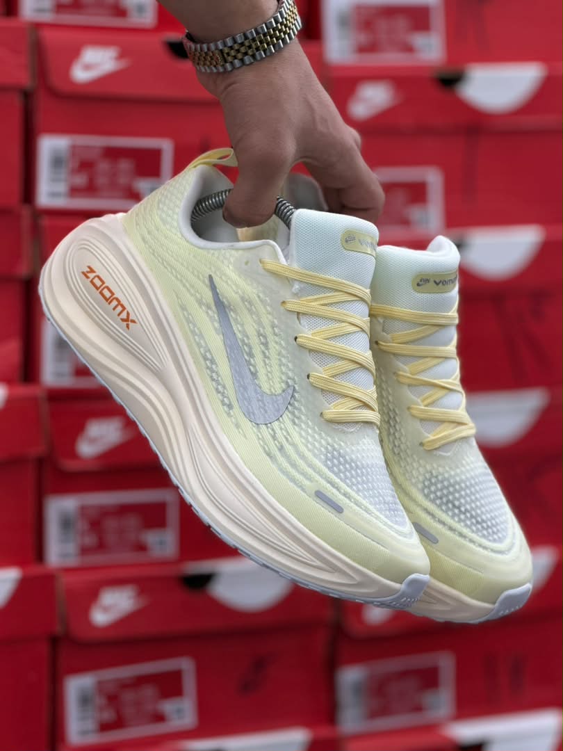 کتونی نایک ومرو 18 Nike Vomero 18 ساخت ویتنام وارداتی سایز ۳۸ الی ۴۵ضمانت کیفیت کالا فروش تکی و عمده