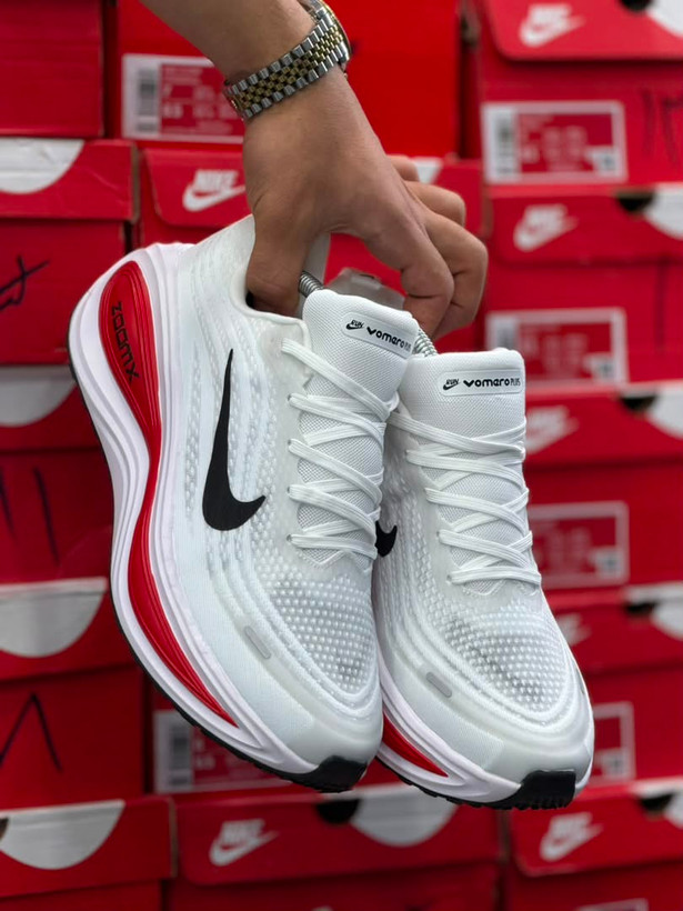 کتونی نایک ومرو 18 Nike Vomero 18 ساخت ویتنام وارداتی سایز ۳۸ الی ۴۵ضمانت کیفیت کالا فروش تکی و عمده