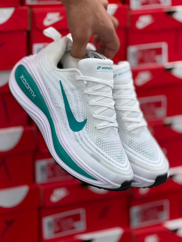 کتونی نایک ومرو 18 Nike Vomero 18 ساخت ویتنام وارداتی سایز ۳۸ الی ۴۵ضمانت کیفیت کالا فروش تکی و عمده