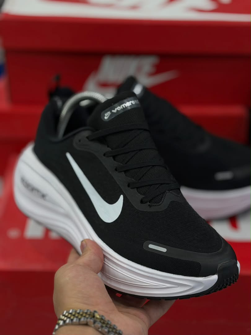 کتونی نایک ومرو 18 Nike Vomero 18 ساخت ویتنام وارداتی سایز ۳۸ الی ۴۵ضمانت کیفیت کالا فروش تکی و عمده
