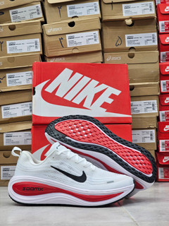 کتونی نایک ومرو 18 Nike Vomero 18 ساخت ویتنام وارداتی سایز ۳۸ الی ۴۵ضمانت کیفیت کالا فروش تکی و عمده