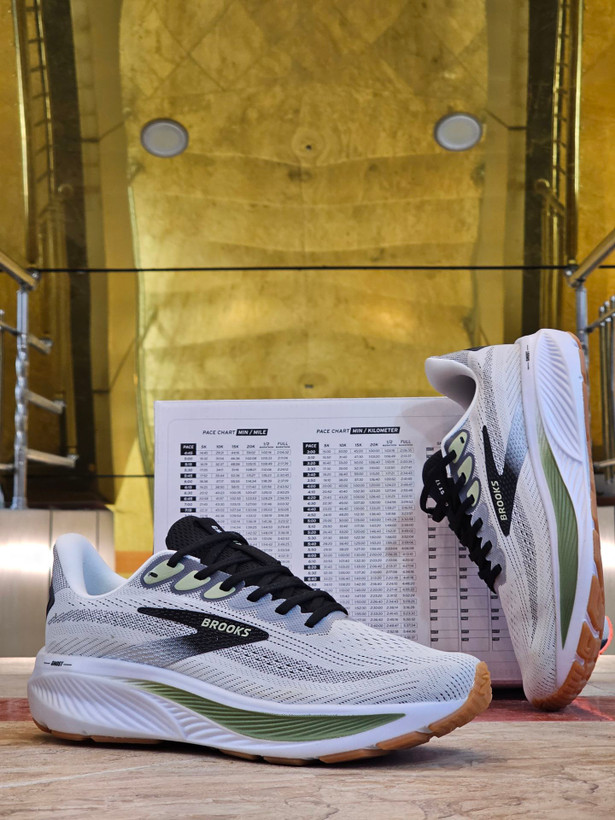 کتونی رانینگ بروکس گاست ۱۷ Brooks ghost 17ساخت ویتنام وارداتی سایز ۴۰ الی ۴۵ضمانت کیفیت کالا فروش تکی و عمده