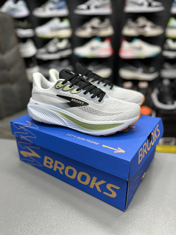 کتونی بروکس گاست ۱۷ Brooks ghost 17ساخت ویتنام وارداتی سایز ۴۰ الی ۴۵ضمانت کیفیت کالا فروش تکی و عمده