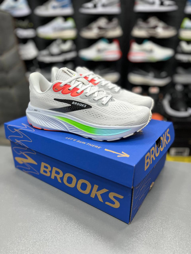 کتونی ویتنامی بروکس گاست ۱۷ Brooks ghost 17ساخت ویتنام وارداتی سایز ۴۰ الی ۴۵ضمانت کیفیت کالا فروش تکی و عمده