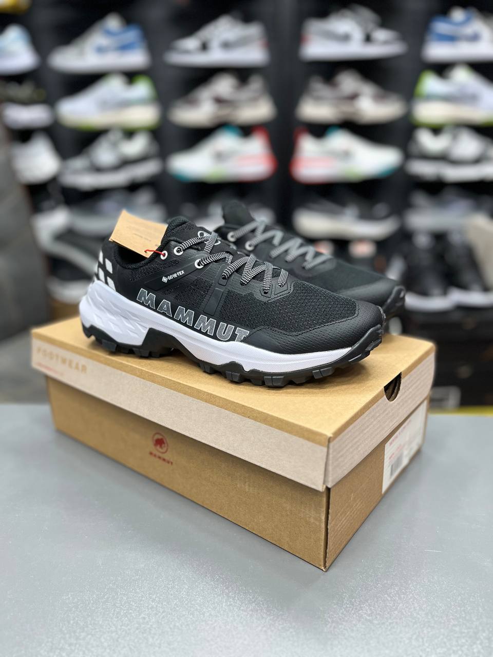 کتونی طبیعتگردی ماموت ضد آب Mammut Sertig II Low GTX GORE-TEXساخت ویتنام وارداتی سایز ۴۰ الی ۴۵ فروش تکی و عمده ضمانت کیفیت کالا