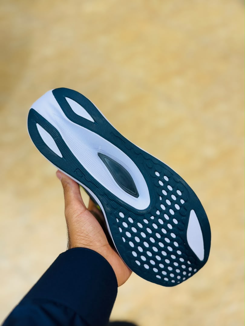 کتونی مسترکوالیتی اسیکس مجیک اسپیدASICS Magic Speed 4 ساخت ویتنام وارداتی سایز40 الی۴۵فروش تکی و عمده ضمانت کیفیت کالا