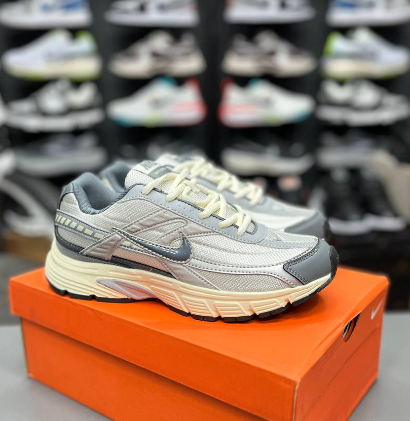 کتونی نایک اینیتییتور Nike Initiatorرانینگ و پیاده رویی ساخت ویتنام وارداتی سایز۳۷ الی ۴۵فروش تکی و عمده ضمانت کیفیت کالا