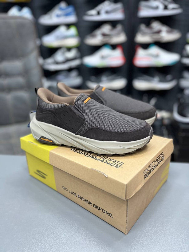 کفش مردانه اسکیچرز گودیرSkechers good yearوارداتی ساخت ویتنام سایز ۴۰الی ۴۵ فروش تکی وعمده ضمانت کیفیت کالا