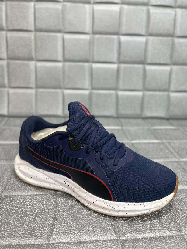 کتونی پوماPUMA Twitch Runner Sneakerسایز: ۴۱ فروش به ضمانت اورجینال استوک اروپایی