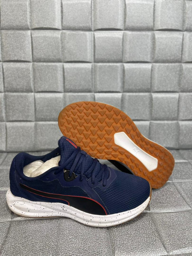 کتونی پوماPUMA Twitch Runner Sneakerسایز: ۴۱ فروش به ضمانت اورجینال استوک اروپایی