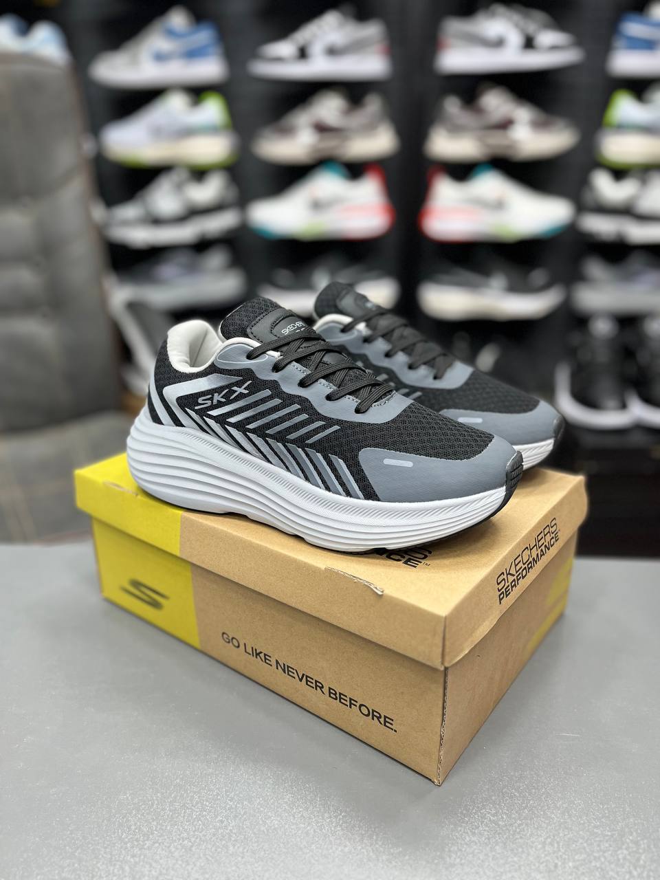 کتونی مردانه اسکیچرز Skechers SKXساخت ویتنام وارداتی سایز۴۰ الی ۴۵فروش تکی و عمده ضمانت اصالت کالا