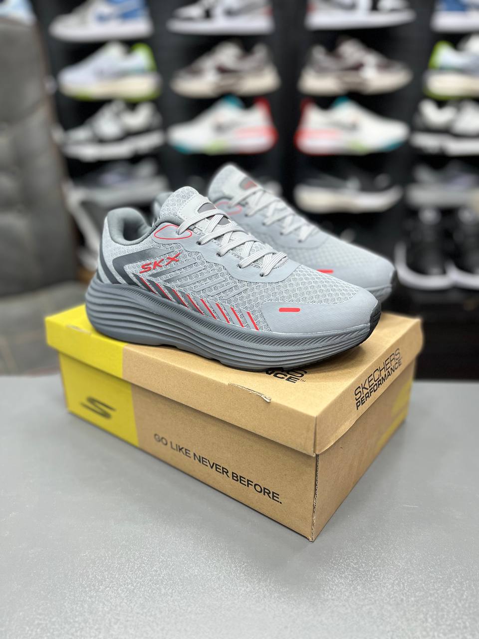 کتونی مردانه اسکیچرز Skechers SKXساخت ویتنام وارداتی سایز۴۰ الی ۴۵فروش تکی و عمده ضمانت اصالت کالا
