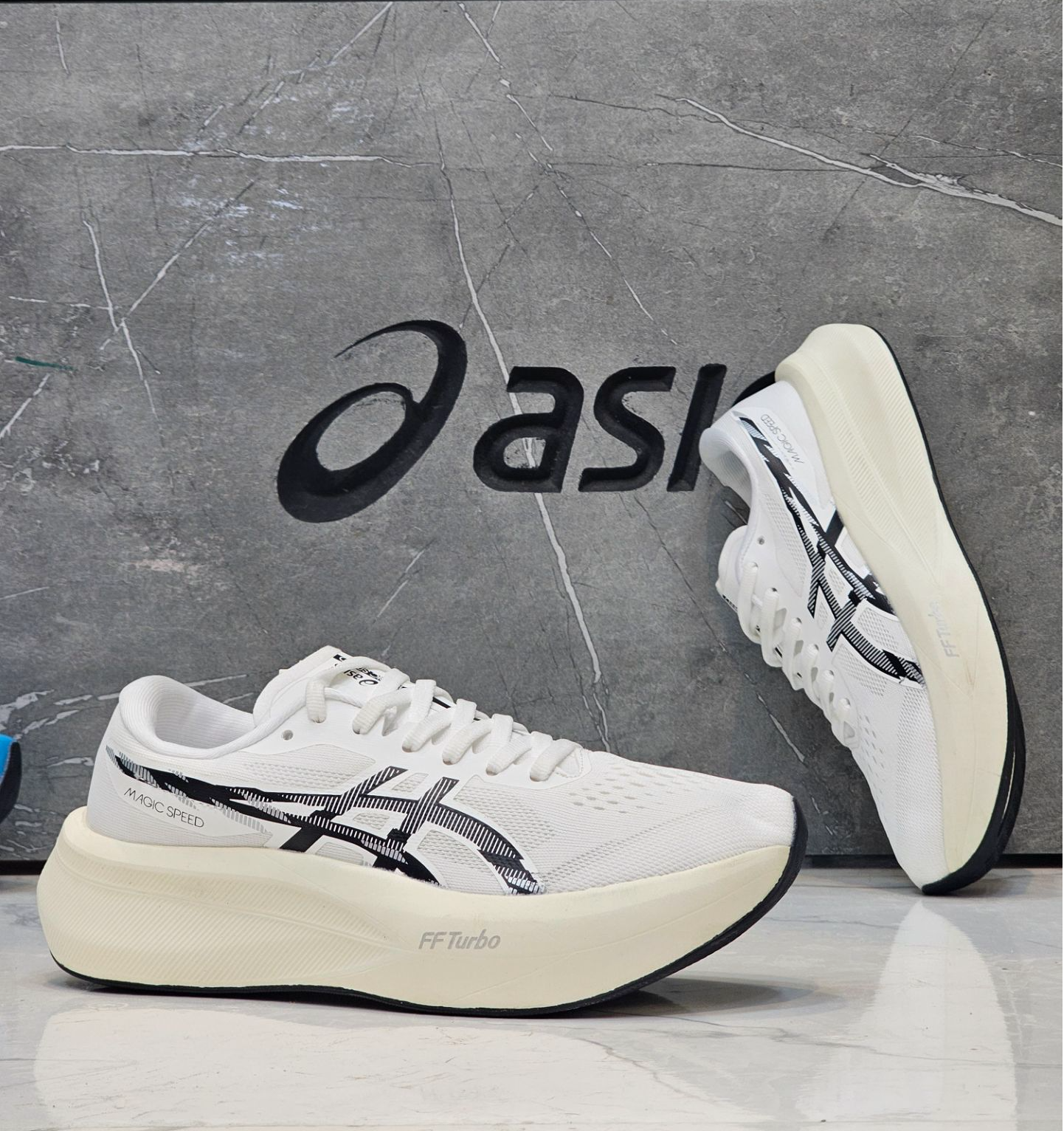 کتونی اسیکس مجیک اسپیدASICS Magic Speed 4 ساخت ویتنام وارداتی سایز40 الی۴۵فروش تکی و عمده ضمانت کیفیت کالا