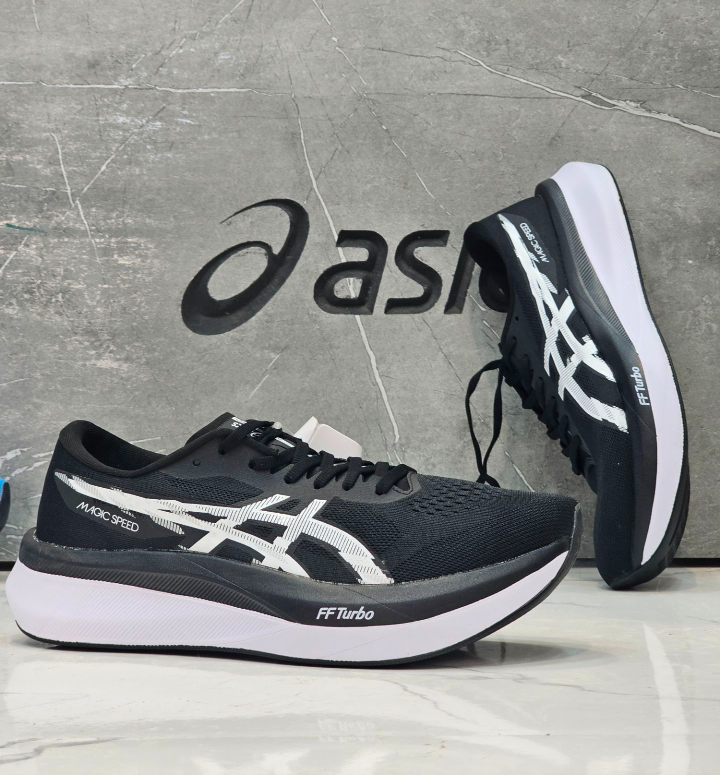 کتونی اسیکس مجیک اسپیدASICS Magic Speed 4 ساخت ویتنام وارداتی سایز40 الی۴۵فروش تکی و عمده ضمانت کیفیت کالا