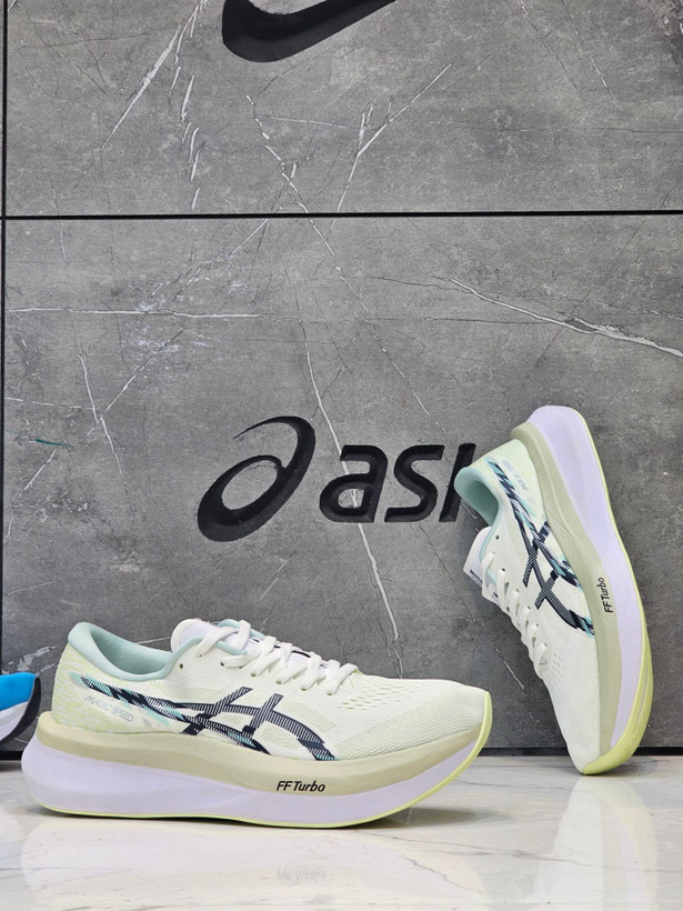 اسیکس مجیک اسپیدASICS Magic Speed 4 ساخت ویتنام وارداتی سایز40 الی۴۵فروش تکی و عمده ضمانت کیفیت کالا