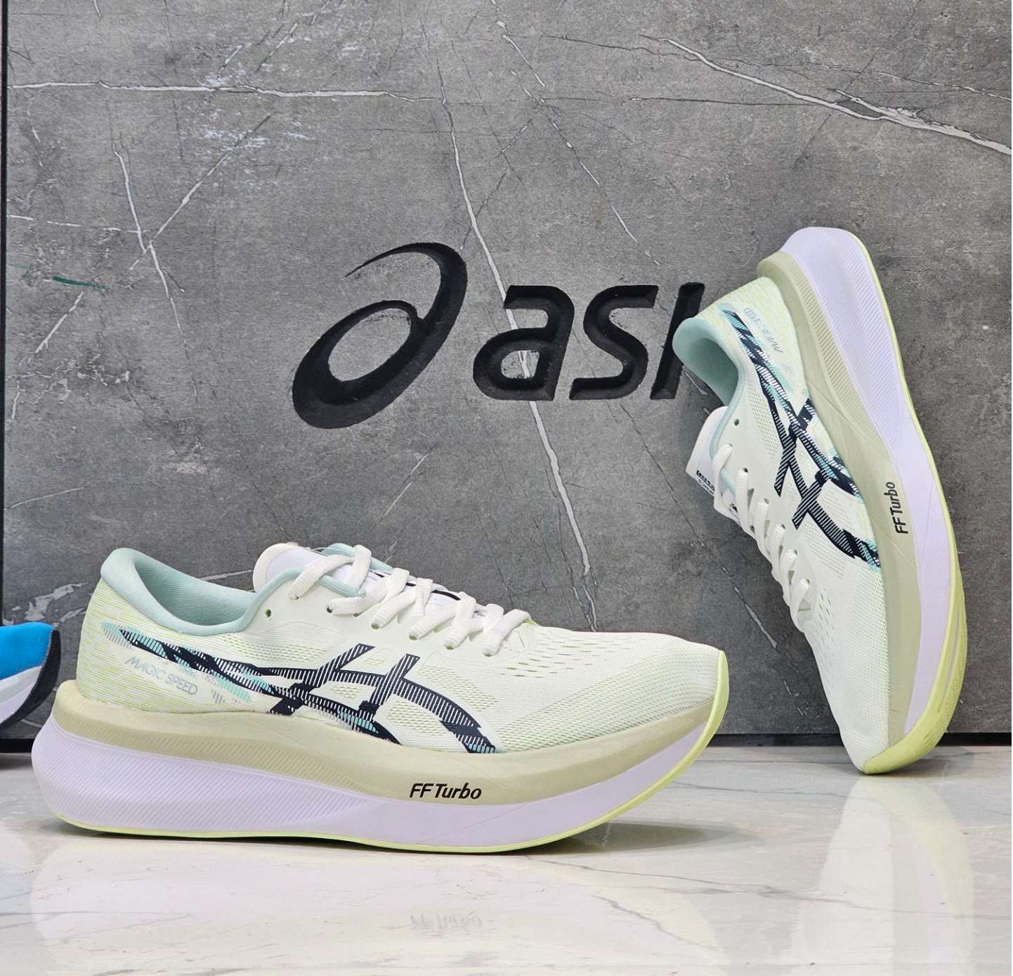 کتونی اسیکس مجیک اسپیدASICS Magic Speed 4 ساخت ویتنام وارداتی سایز40 الی۴۵فروش تکی و عمده ضمانت کیفیت کالا