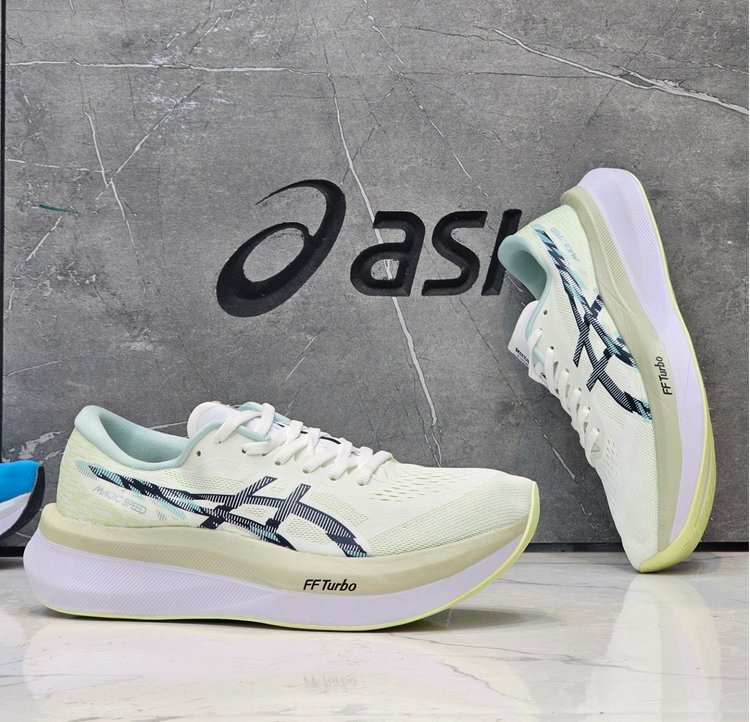 کتونی اسیکس مجیک اسپیدASICS Magic Speed 4 ساخت ویتنام وارداتی سایز40 الی۴۵فروش تکی و عمده ضمانت کیفیت کالا