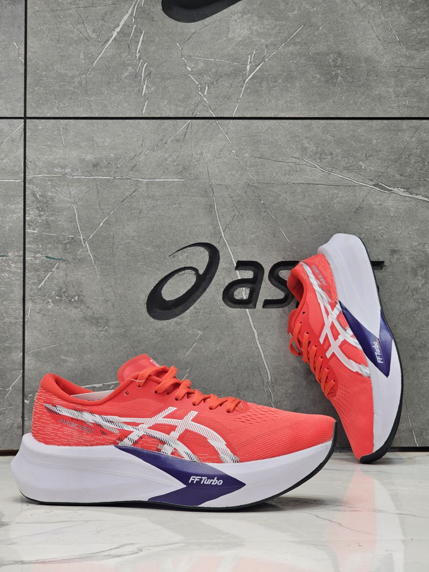 کتونی اسیکس مجیک اسپیدASICS Magic Speed 4 ساخت ویتنام وارداتی سایز40 الی۴۵فروش تکی و عمده ضمانت کیفیت کالا