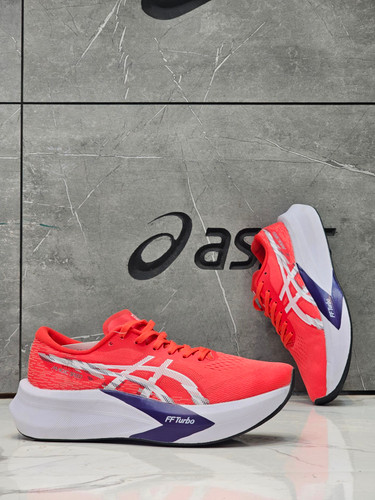 کتونی اسیکس مجیک اسپیدASICS Magic Speed 4 ساخت ویتنام وارداتی سایز40 الی۴۵فروش تکی و عمده ضمانت کیفیت کالا