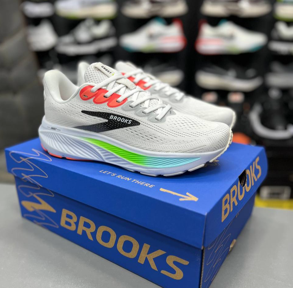 کتونی رانینگ بروکس گاست ۱۷ Brooks ghost 17ساخت ویتنام وارداتی سایز ۴۰ الی ۴۵ضمانت کیفیت کالا فروش تکی و عمده