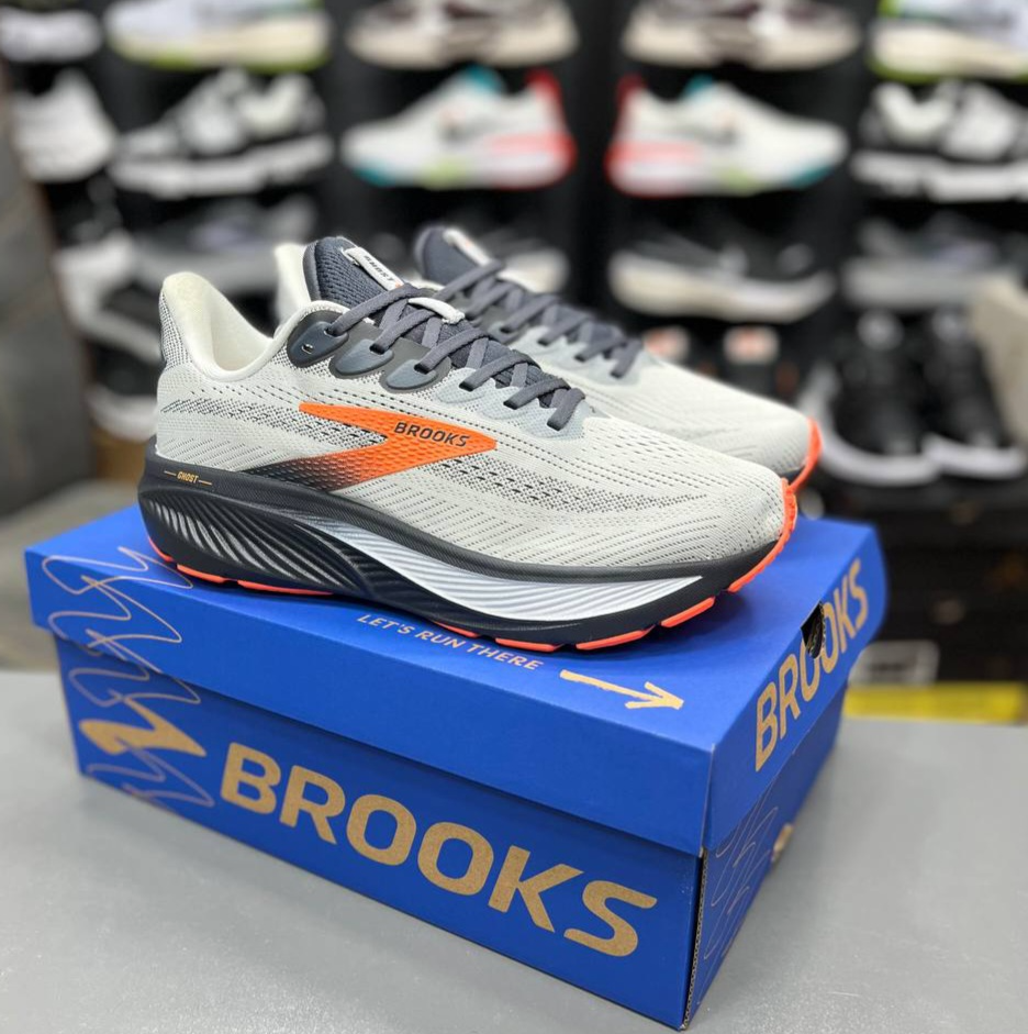 کتونی رانینگ بروکس گاست ۱۷ Brooks ghost 17ساخت ویتنام وارداتی سایز ۴۰ الی ۴۵ضمانت کیفیت کالا فروش تکی و عمده